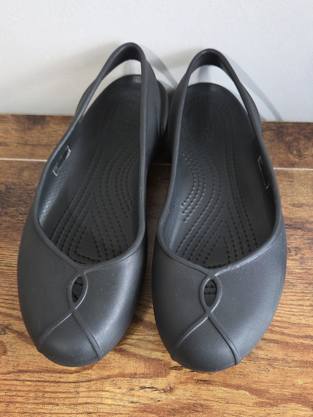 Crocs Womens Olivia II Black Slingback Flats Sz 7 Coastal Slip-On Leisure Casual